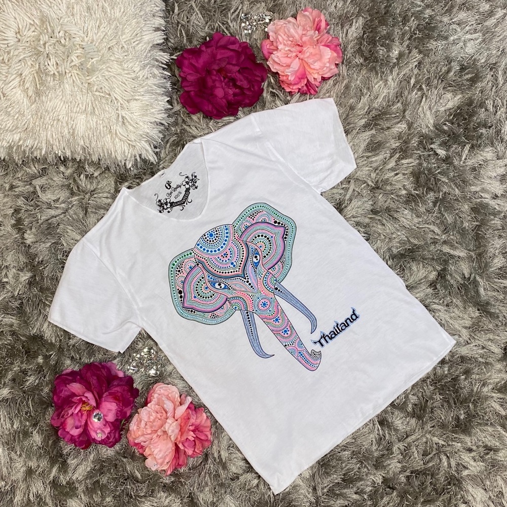 O2 Thailand Elephant V Neck Women size M